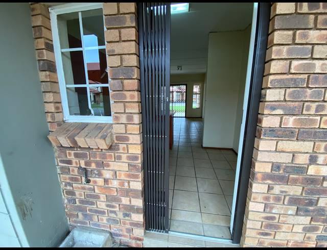 2 BEDROOM APARTMENT FOR SALE IN COMET